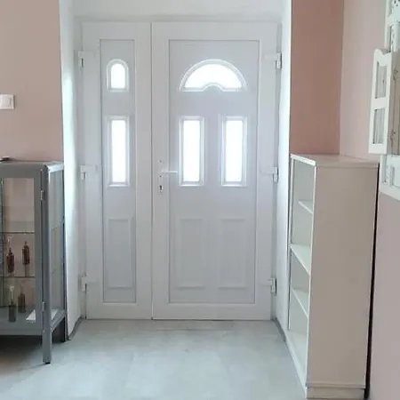 Dancz Apartment Deg